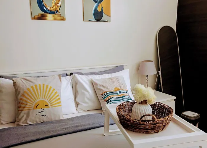 Sun And Moon Cozywhite Air Residences Makati Apartment